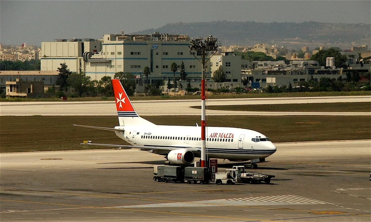 Best Airlines Flying from Pakistan: Complete Comparison 2026